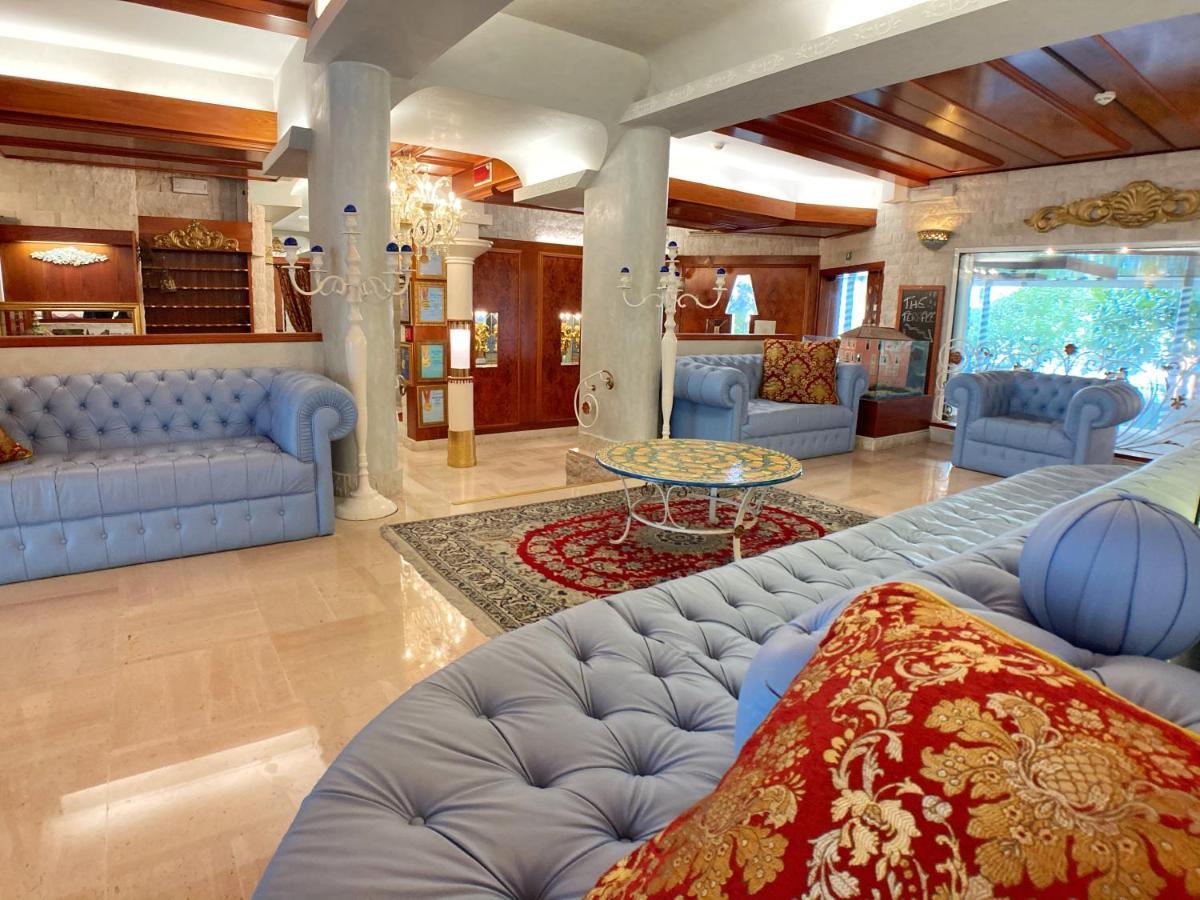 Milton Boutique Hotel - Adults Only ลิโดดิเยโซโล ภายนอก รูปภาพ