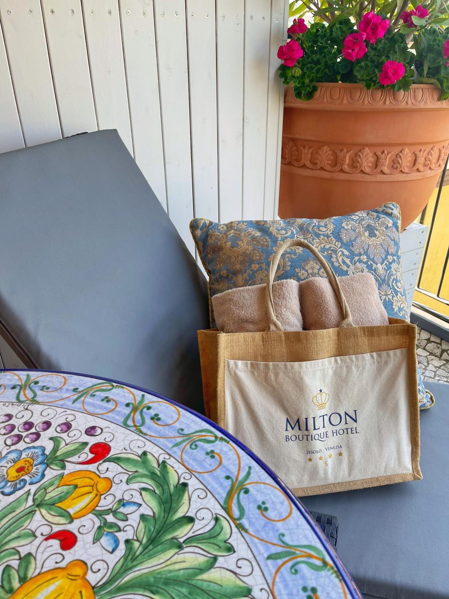 Milton Boutique Hotel - Adults Only ลิโดดิเยโซโล ภายนอก รูปภาพ